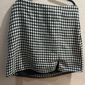 Houndstooth Mini Skirt